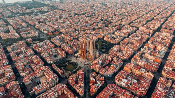 Is a net salary of 1250 per month good enough to live in Barcelona
